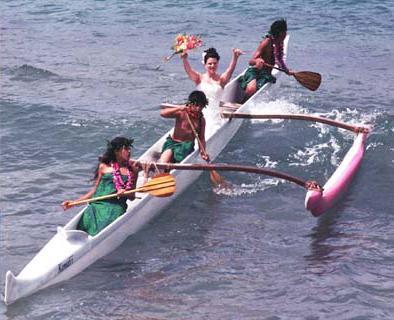 Option7<br>ロイヤルハワイアン、マウイプリンセスのカヌーに乗って入場