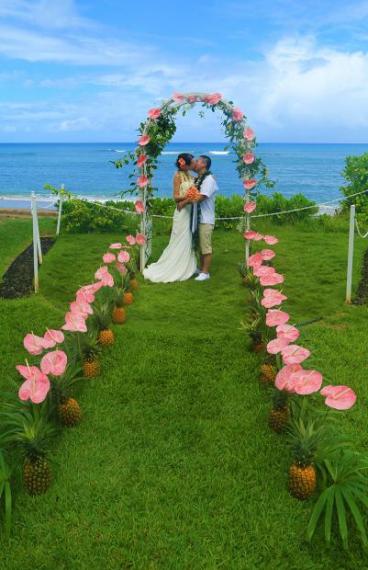 Option1<br>Happy Maui パイナップルブライダルウォーク＆フラワーアーチ